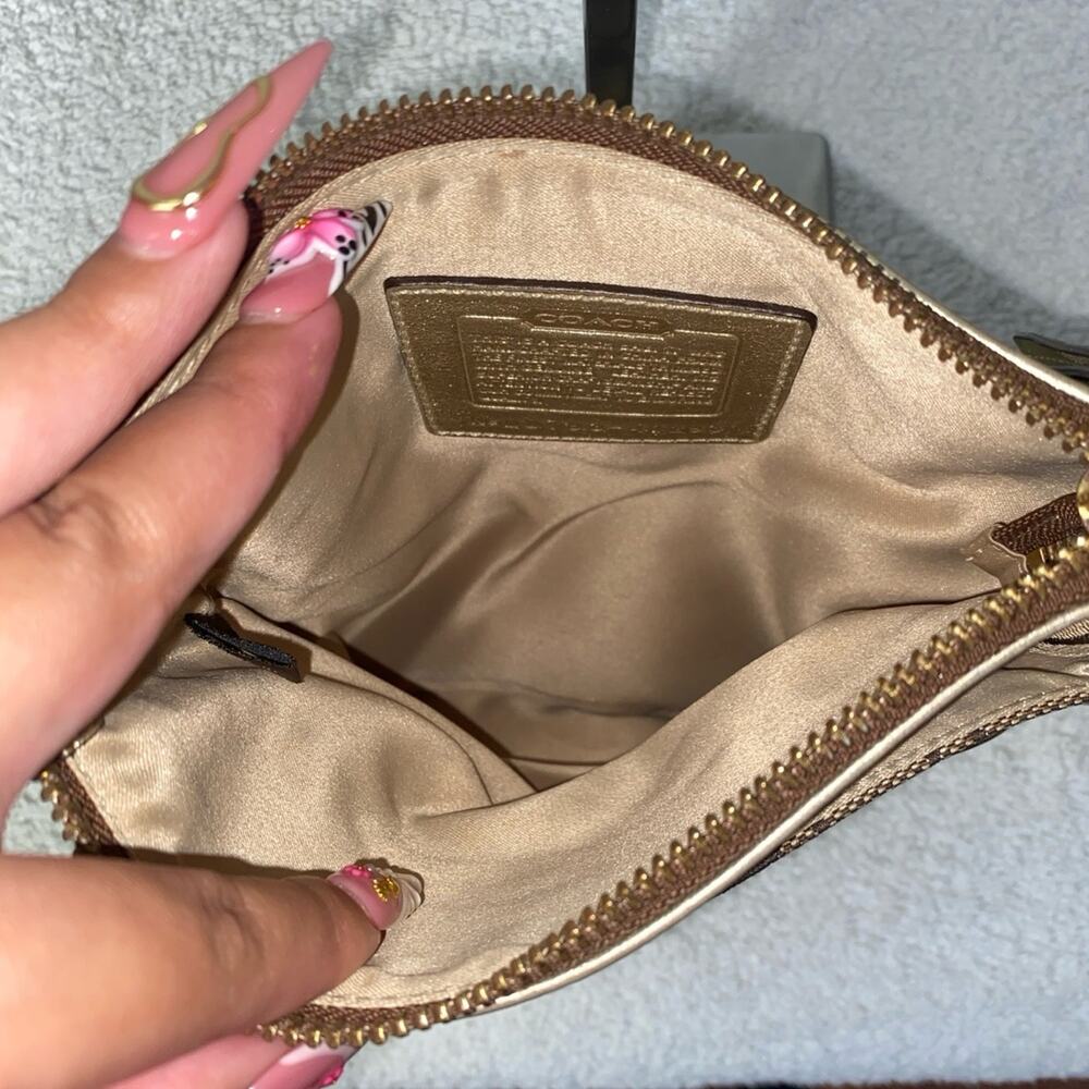 GUC Coach Signature Double Buckle Crossbody - Picture 10 of 11